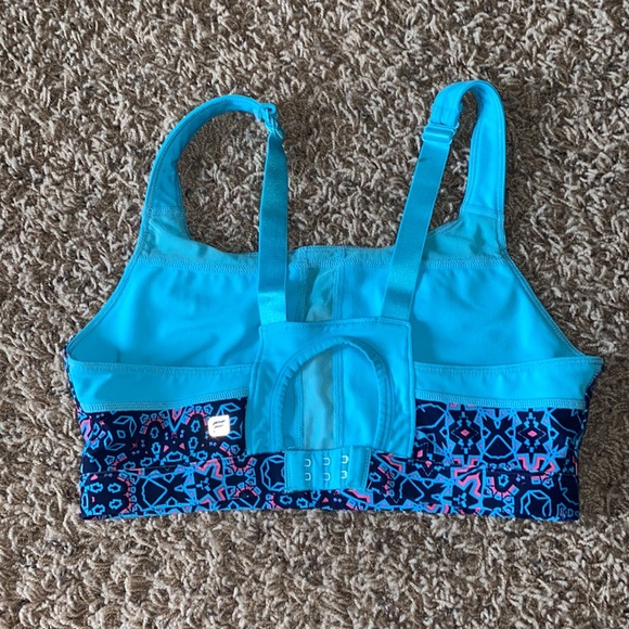 Matching Fabletics Small bra and Medium cropped legging. - Picture 7 of 9